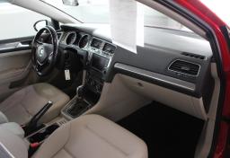 Thumbnail of 2017 Volkswagen Golf Alltrack