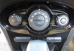 2019 Ford Fiesta - Image 36