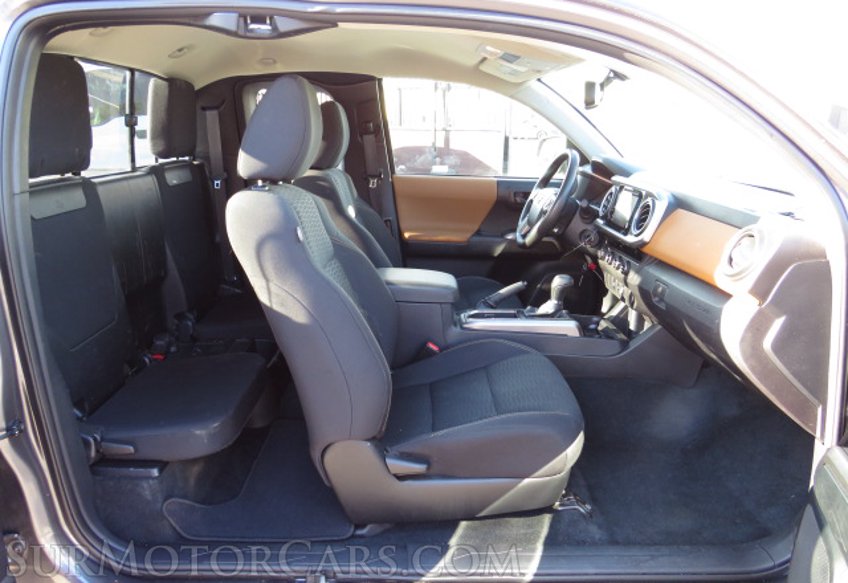 2017 Toyota Tacoma - Image 29