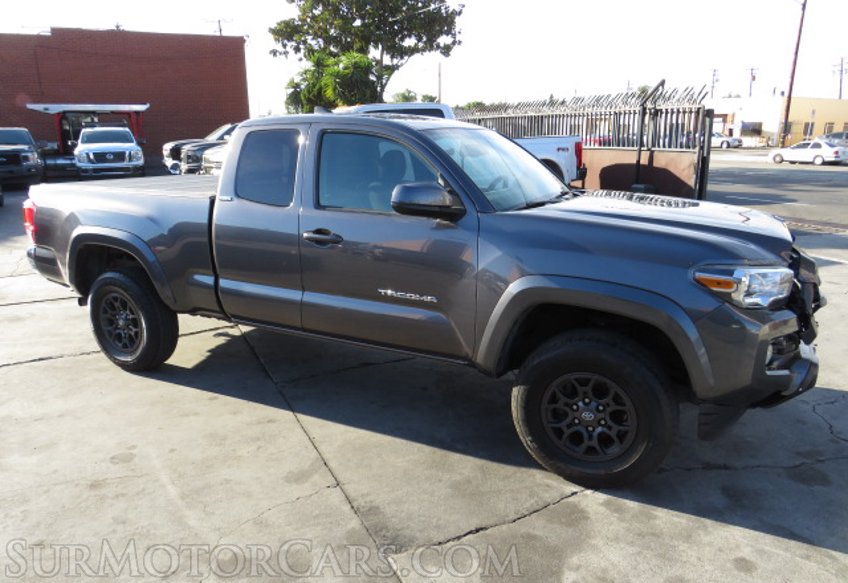 2017 Toyota Tacoma - Image 3