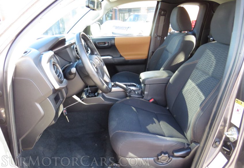 2017 Toyota Tacoma - Image 32