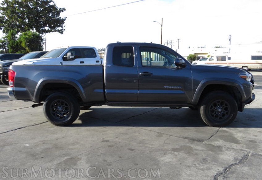 2017 Toyota Tacoma - Image 5