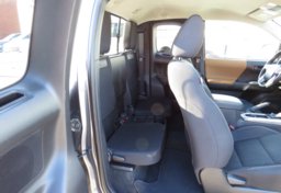 2017 Toyota Tacoma - Image 31