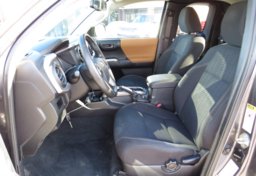 2017 Toyota Tacoma - Image 32