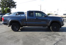 2017 Toyota Tacoma - Image 5