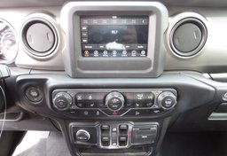 2019 Jeep Wrangler Unlimited - Image 38