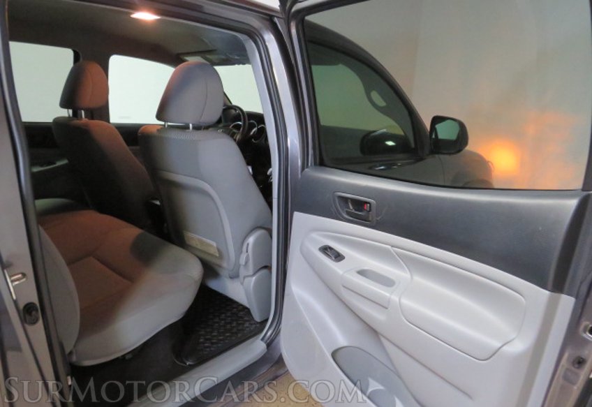 2013 Toyota Tacoma - Image 23