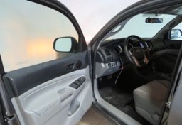 2013 Toyota Tacoma - Image 20