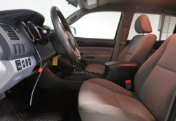 2013 Toyota Tacoma - Image 24