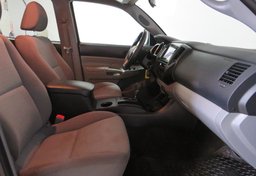 2013 Toyota Tacoma - Image 25