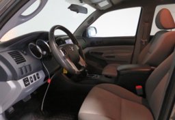 2013 Toyota Tacoma - Image 26