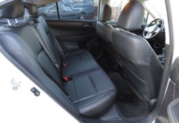 2017 Subaru Legacy - Image 31