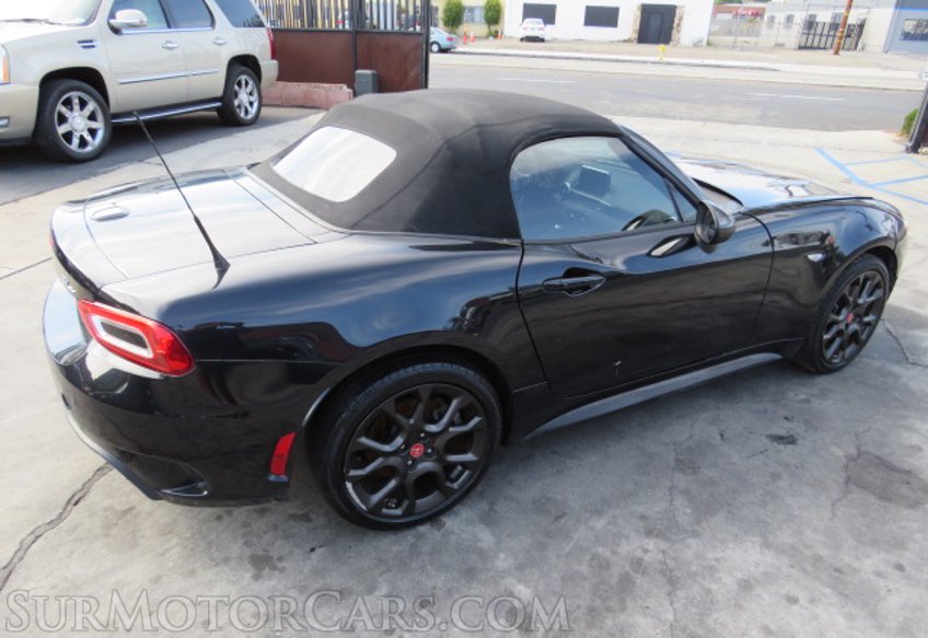 2017 FIAT 124 Spider - Image 9