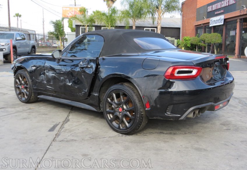2017 FIAT 124 Spider - Image 10