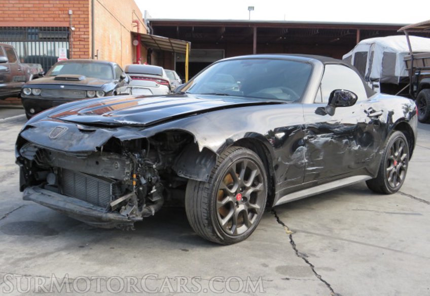 2017 FIAT 124 Spider - Image 3