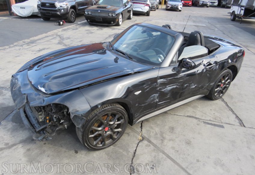 2017 FIAT 124 Spider - Image 4