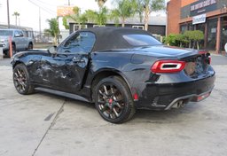 2017 FIAT 124 Spider - Image 10