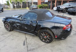 2017 FIAT 124 Spider - Image 8
