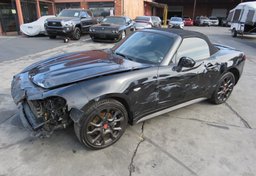 2017 FIAT 124 Spider - Image 6