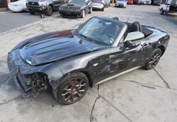2017 FIAT 124 Spider - Image 4