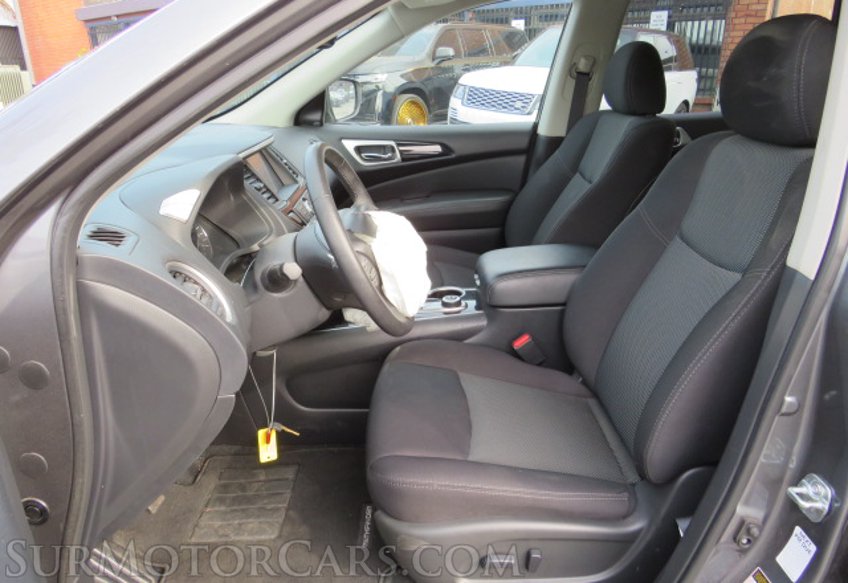 2020 Nissan Pathfinder - Image 25