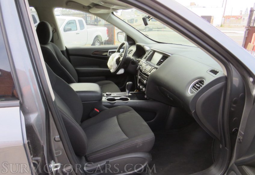 2020 Nissan Pathfinder - Image 26