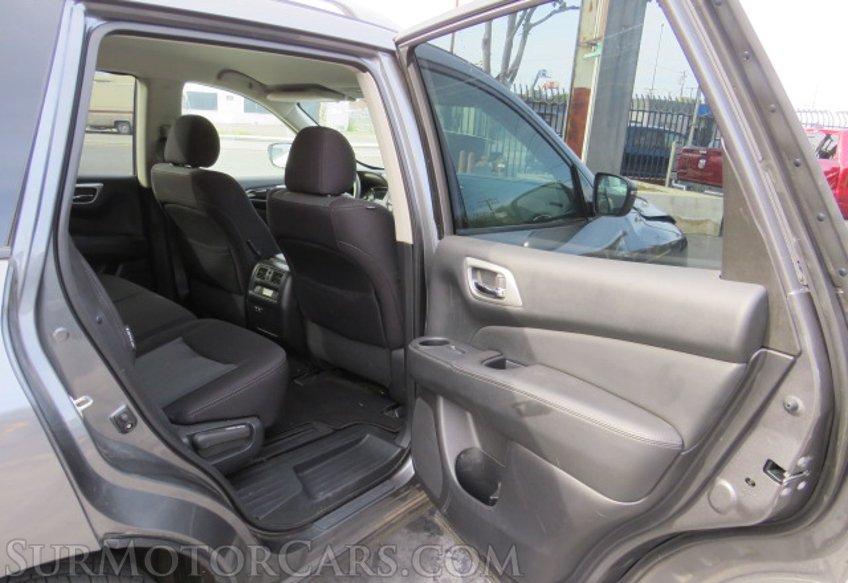 2020 Nissan Pathfinder - Image 28