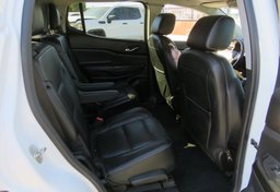 2018 GMC Acadia - Image 30