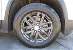 2018 GMC Acadia - Image 11