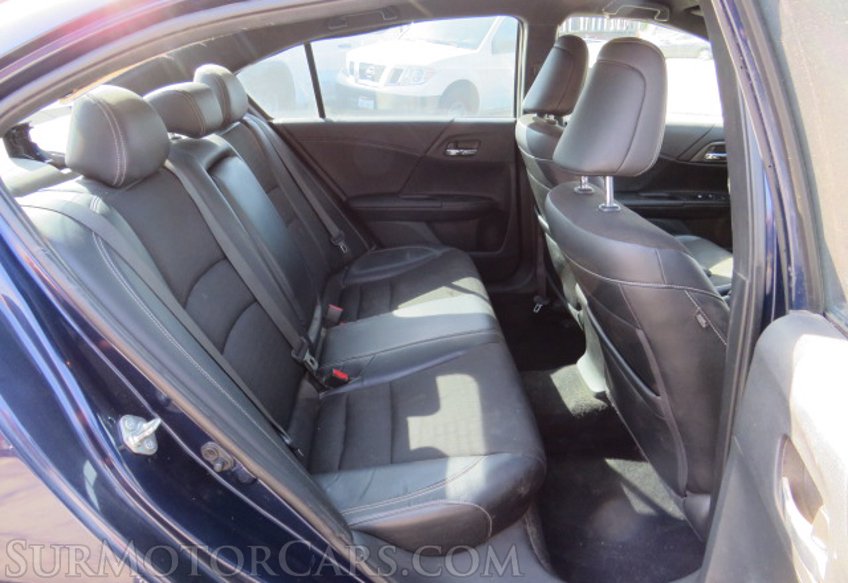 2017 Honda Accord Sedan - Image 31