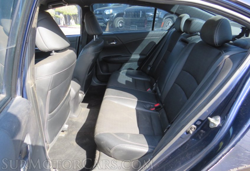 2017 Honda Accord Sedan - Image 28