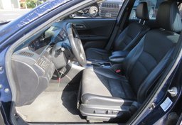 2017 Honda Accord Sedan - Image 22