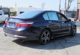 2017 Honda Accord Sedan - Image 9