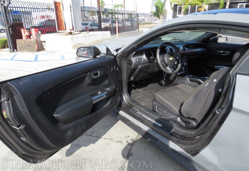 2019 Ford Mustang - Image 18