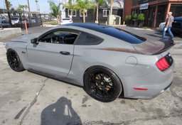 2019 Ford Mustang - Image 10