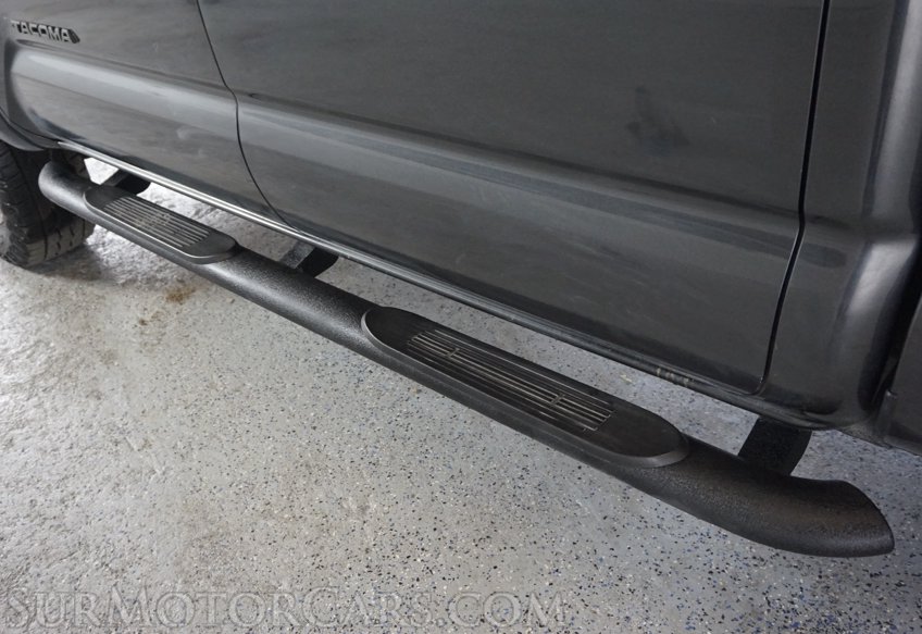 2017 Toyota Tacoma - Image 22