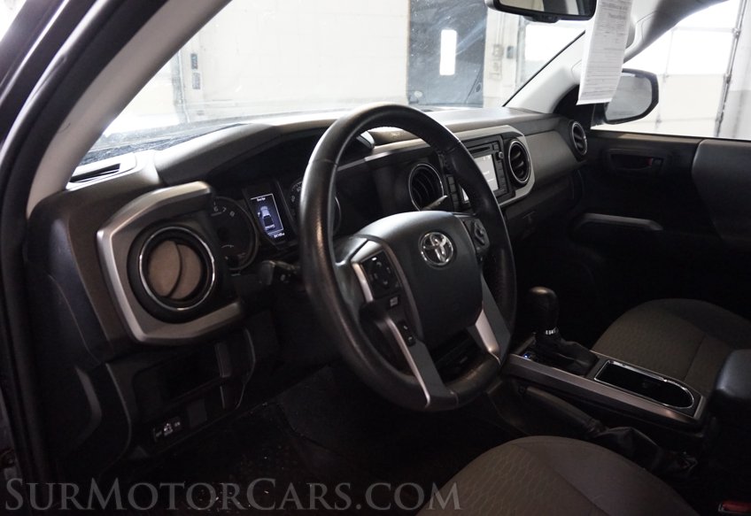 2017 Toyota Tacoma - Image 28