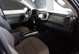 2017 Toyota Tacoma - Image 30