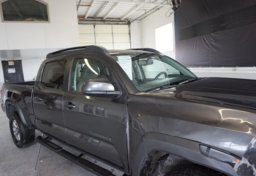 2017 Toyota Tacoma - Image 14