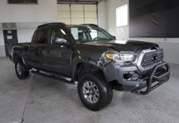 2017 Toyota Tacoma - Image 3