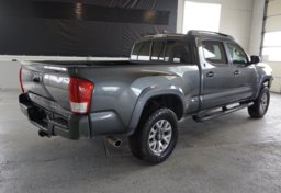 2017 Toyota Tacoma - Image 4