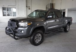 2017 Toyota Tacoma - Image 5