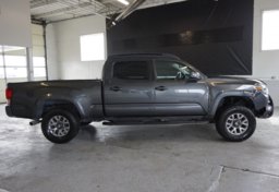 2017 Toyota Tacoma - Image 10