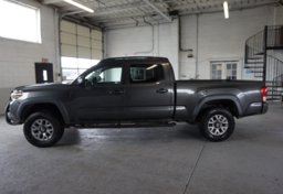 2017 Toyota Tacoma - Image 7