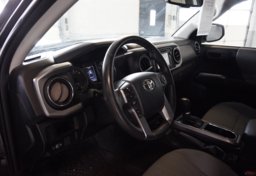 2017 Toyota Tacoma - Image 28