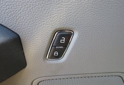 2019 Ford F-150 - Image 38