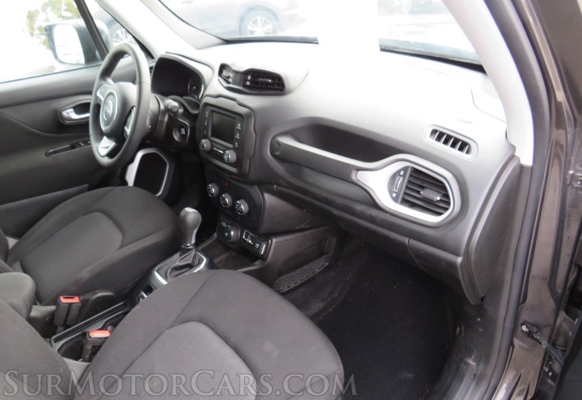 2020 Jeep Renegade - Image 32