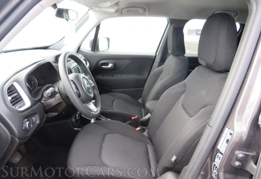 2020 Jeep Renegade - Image 31