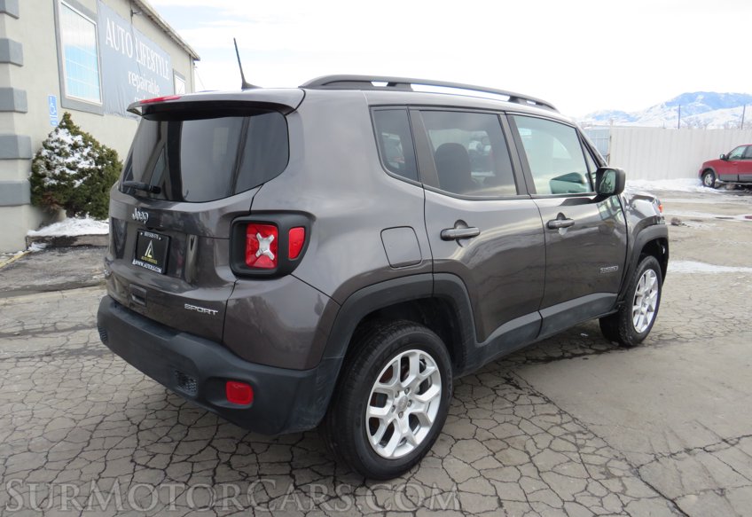 2020 Jeep Renegade - Image 5