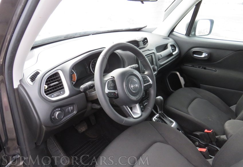 2020 Jeep Renegade - Image 30